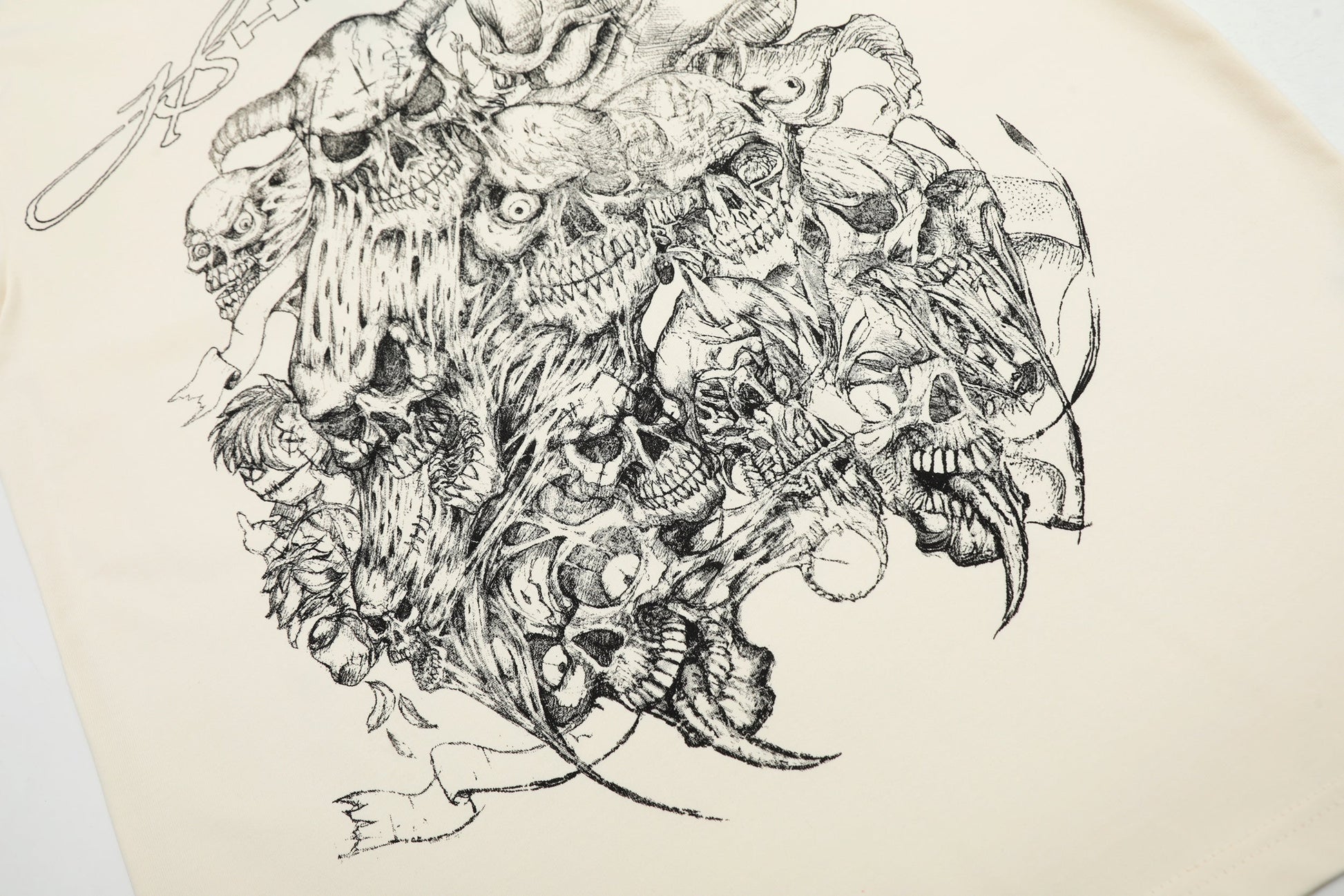 HE 2025 new fashion T-shirt 1100